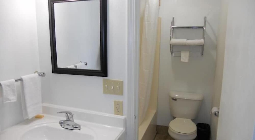 Imagen de la habitación del Hotel Knights Inn Harrisonville. Foto 12