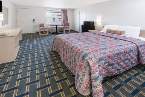 Imagen de la habitación del Hotel Knights Inn Hilliard Columbus. Foto 6