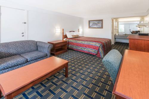 Imagen de la habitación del Hotel Knights Inn Hilliard Columbus. Foto 12