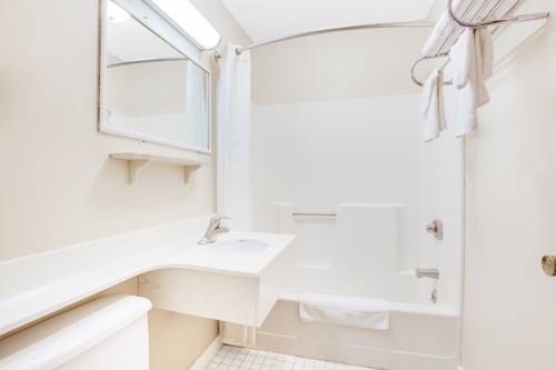Imagen de la habitación del Hotel Knights Inn Horseheads. Foto 5