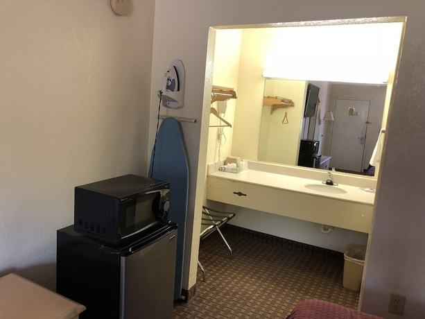Imagen de la habitación del Hotel Knights Inn Jacksonville. Foto 10