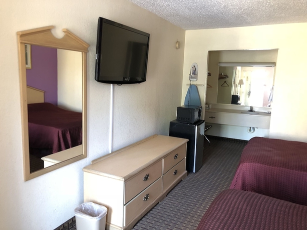 Imagen de la habitación del Hotel Knights Inn Jacksonville. Foto 11