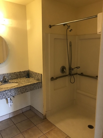 Imagen de la habitación del Hotel Knights Inn Jacksonville. Foto 15