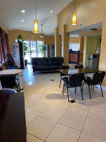 Imagen de los interiores del Hotel Knights Inn Jacksonville. Foto 18