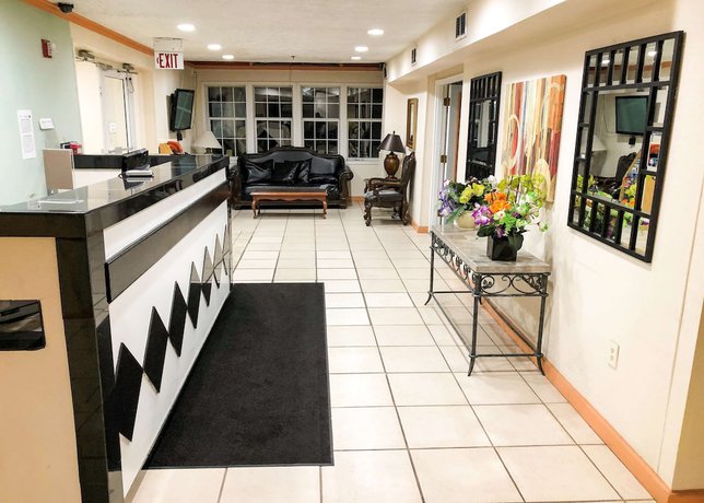 Imagen de los interiores del Hotel Knights Inn Lake City. Foto 7