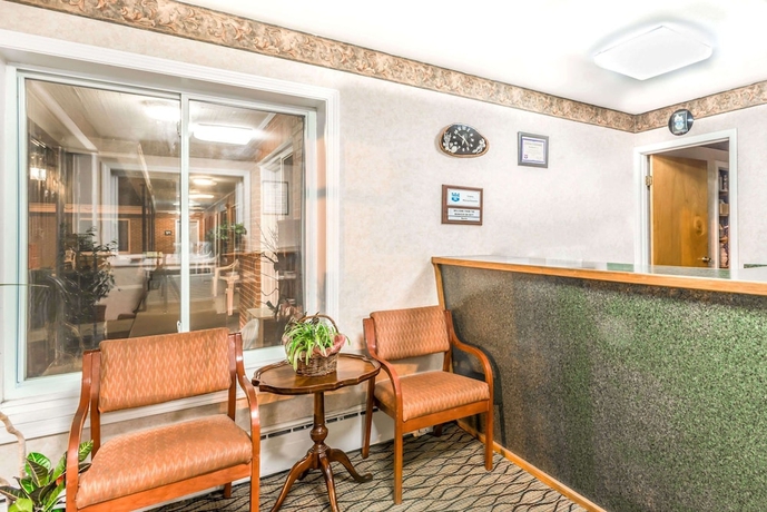Imagen de los interiores del Hotel Knights Inn Lenox. Foto 15