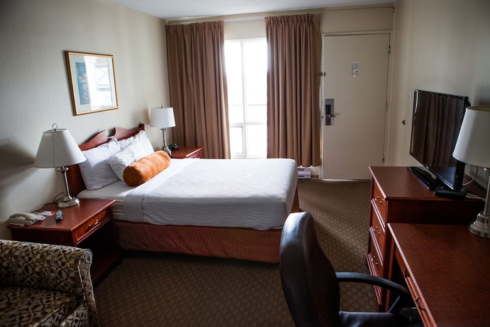 Imagen de la habitación del Hotel Knights Inn Lethbridge. Foto 6