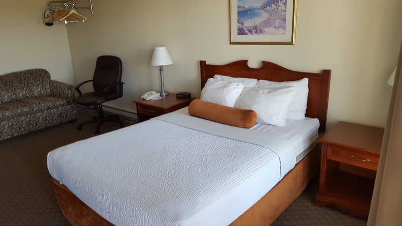 Imagen de la habitación del Hotel Knights Inn Lethbridge. Foto 12
