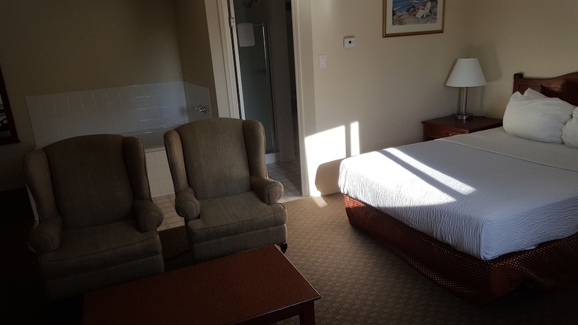 Imagen de la habitación del Hotel Knights Inn Lethbridge. Foto 14