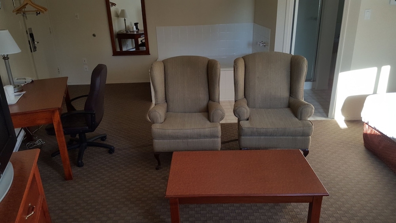 Imagen de la habitación del Hotel Knights Inn Lethbridge. Foto 18