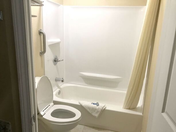 Imagen de la habitación del Hotel Knights Inn Lumberton. Foto 9