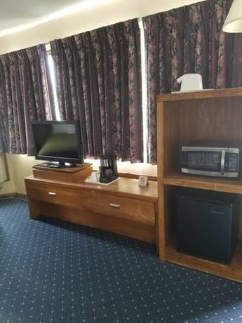 Imagen de la habitación del Hotel Knights Inn Mackinaw City. Foto 7