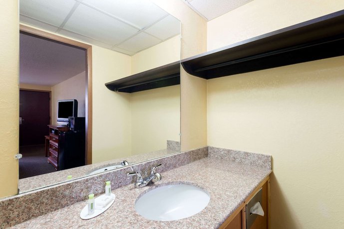 Imagen de la habitación del Hotel Knights Inn Martinsburg. Foto 9