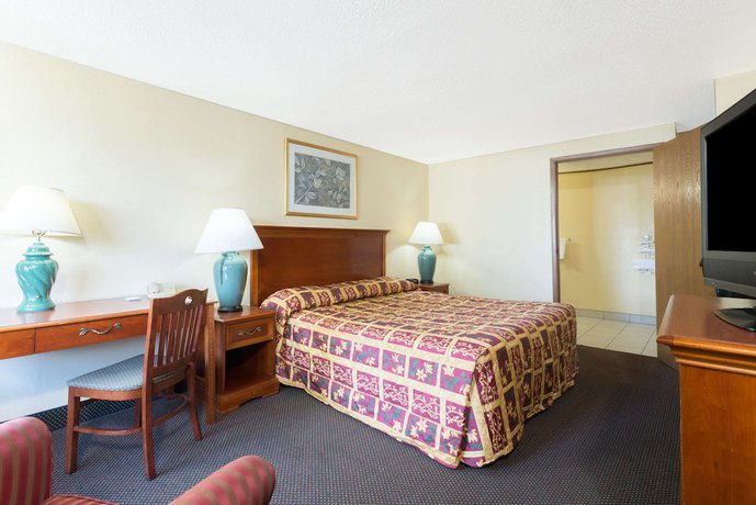 Imagen de la habitación del Hotel Knights Inn Martinsburg. Foto 10