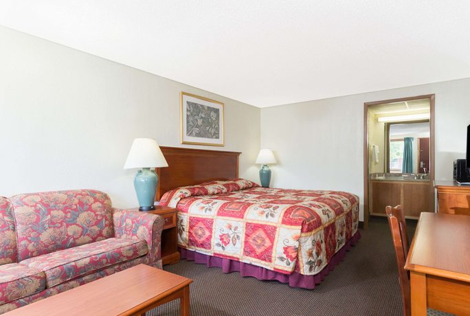 Imagen de la habitación del Hotel Knights Inn Martinsburg. Foto 12