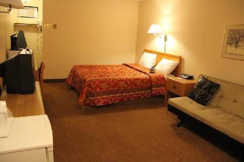 Imagen de la habitación del Hotel Knights Inn Midland, On. Foto 3