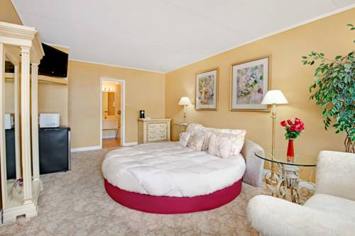 Imagen de la habitación del Hotel Knights Inn Midland, On. Foto 6