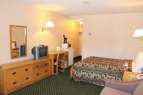 Imagen de la habitación del Hotel Knights Inn Midland, On. Foto 10