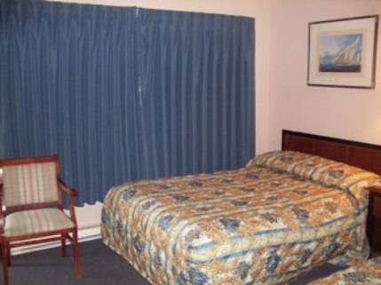 Imagen de la habitación del Hotel Knights Inn Midland, On. Foto 14