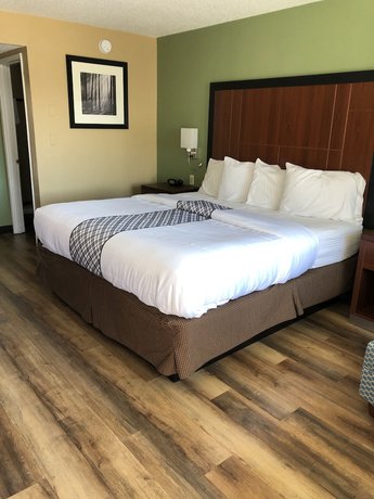 Imagen de la habitación del Hotel Knight\'s Inn Motel. Foto 10