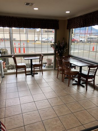 Imagen de los interiores del Hotel Knight\'s Inn Motel. Foto 20