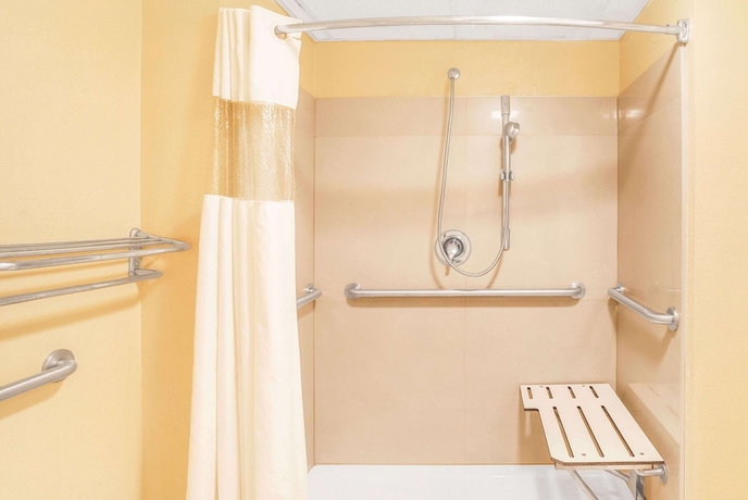 Imagen de la habitación del Hotel Knights Inn Mount Laurel. Foto 15