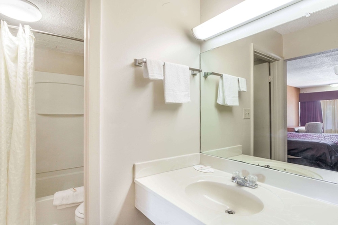 Imagen de la habitación del Hotel Knights Inn Murfreesboro. Foto 7