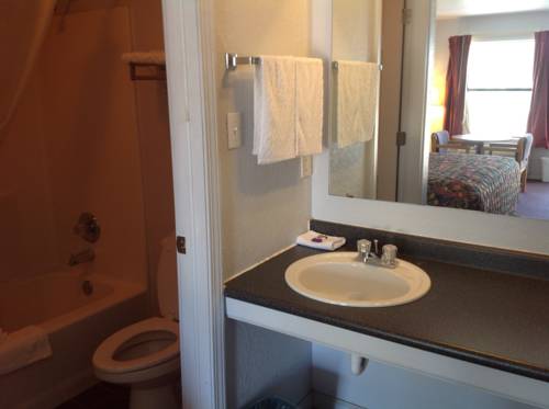 Imagen de la habitación del Hotel Knights Inn Muskogee. Foto 6