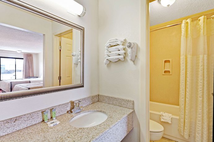 Imagen de la habitación del Hotel Knights Inn Nashville. Foto 3