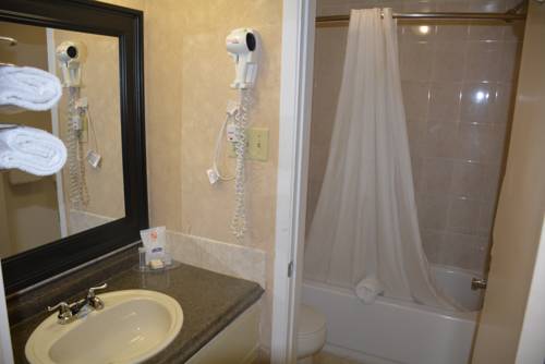 Imagen de la habitación del Hotel Knights Inn North Bay. Foto 6