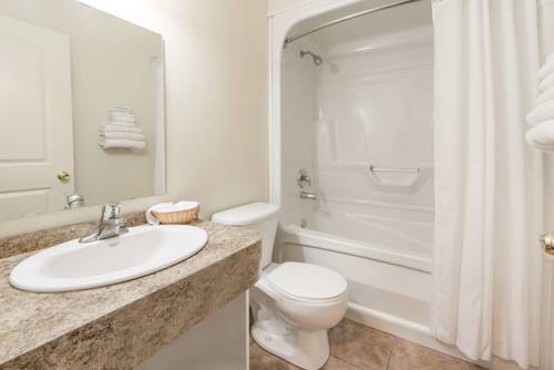 Imagen de la habitación del Hotel Knights Inn Orillia. Foto 7