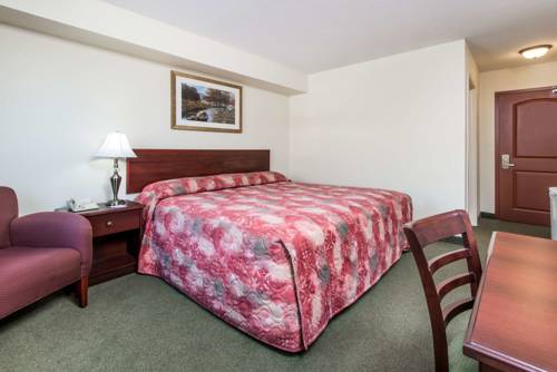 Imagen de la habitación del Hotel Knights Inn Orillia. Foto 9