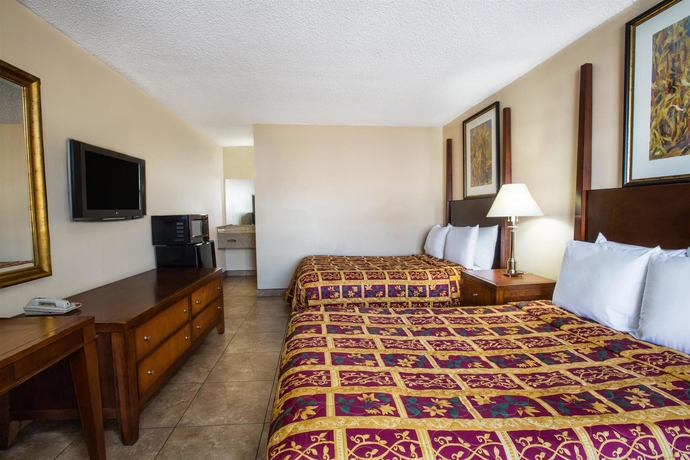 Imagen de la habitación del Hotel Knights Inn Orlando. Foto 4