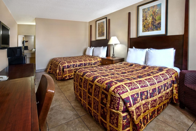 Imagen de la habitación del Hotel Knights Inn Orlando. Foto 5