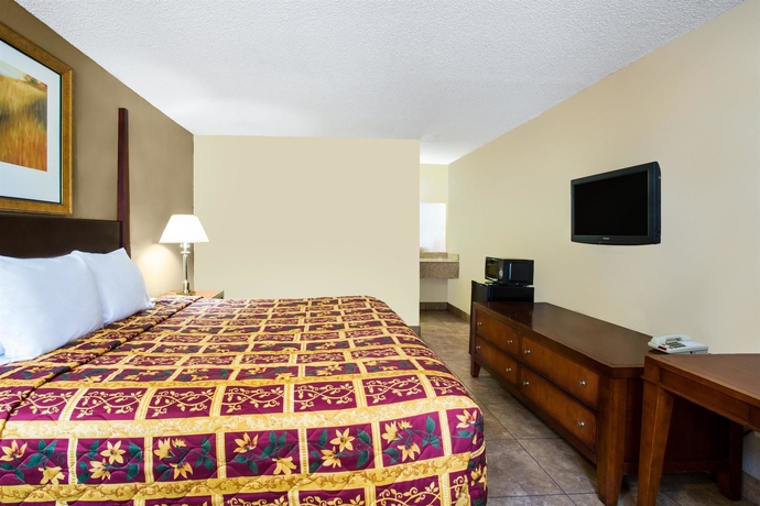 Imagen de la habitación del Hotel Knights Inn Orlando. Foto 7