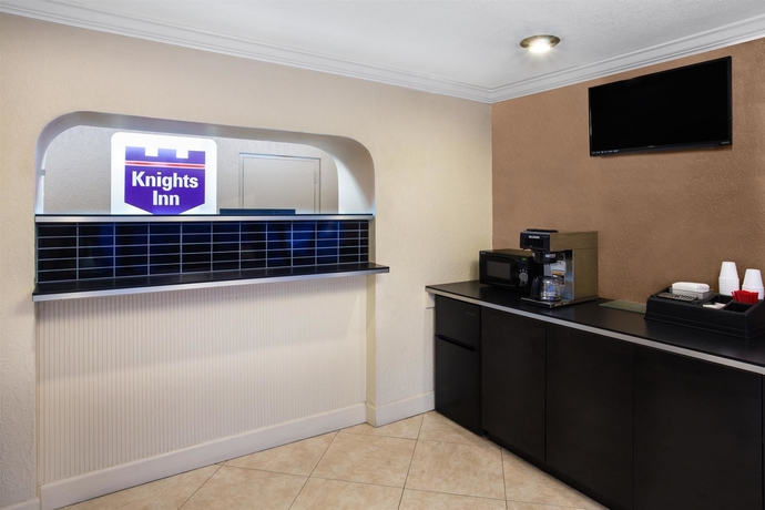 Imagen de los interiores del Hotel Knights Inn Orlando. Foto 14