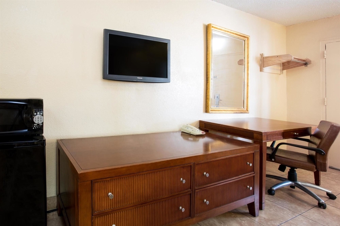 Imagen de la habitación del Hotel Knights Inn Orlando. Foto 9