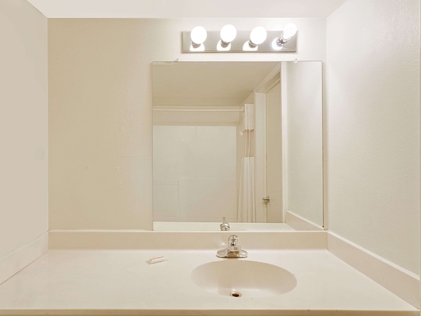 Imagen de la habitación del Hotel Knights Inn Page. Foto 15