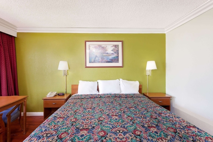 Imagen de la habitación del Hotel Knights Inn Palmdale. Foto 9