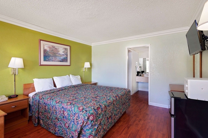 Imagen de la habitación del Hotel Knights Inn Palmdale. Foto 11