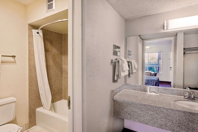Imagen de la habitación del Hotel Knights Inn Palmdale. Foto 12