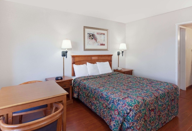 Imagen de la habitación del Hotel Knights Inn Palmdale. Foto 13