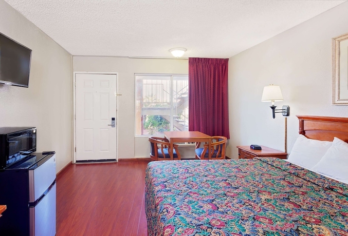 Imagen de la habitación del Hotel Knights Inn Palmdale. Foto 14