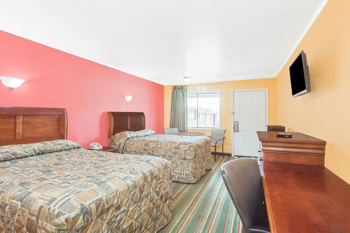 Imagen de la habitación del Hotel Knights Inn Paris. Foto 17