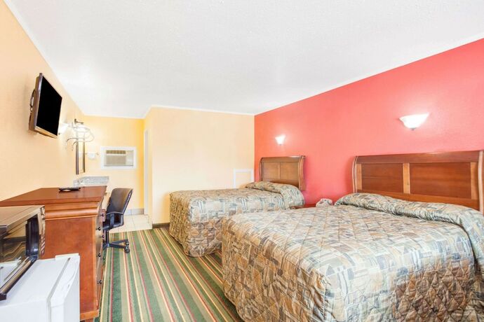 Imagen general del Hotel Knights Inn Paris. Foto 11