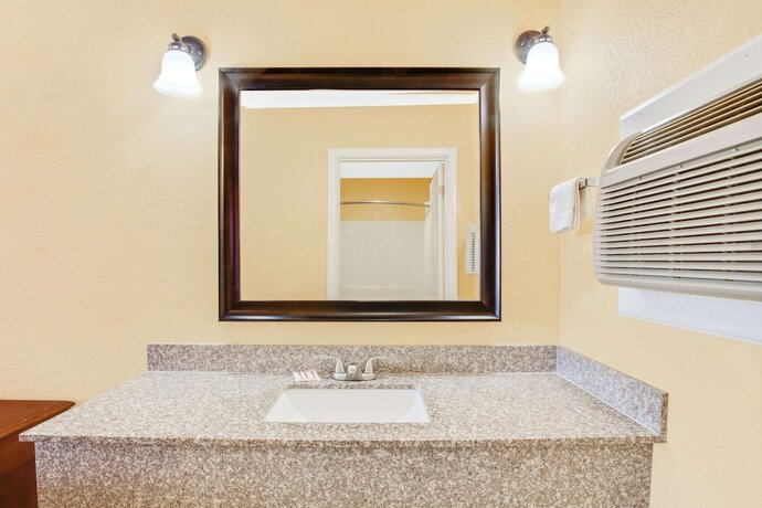 Imagen general del Hotel Knights Inn Paris. Foto 14