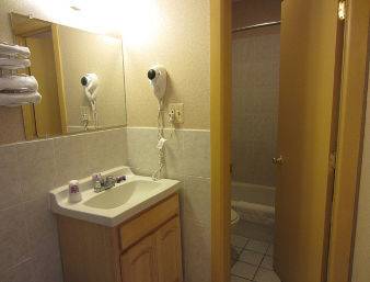 Imagen de la habitación del Hotel Knights Inn Pine Brook. Foto 8