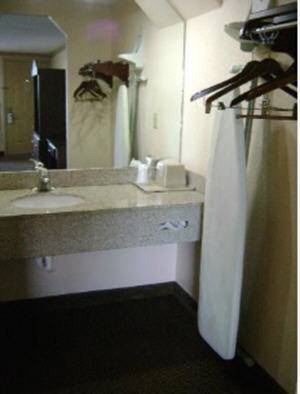 Imagen de la habitación del Hotel Knights Inn Port Charlotte. Foto 6