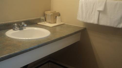 Imagen de la habitación del Hotel Knights Inn Port Colborne. Foto 14