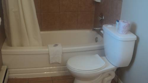 Imagen de la habitación del Hotel Knights Inn Port Colborne. Foto 15